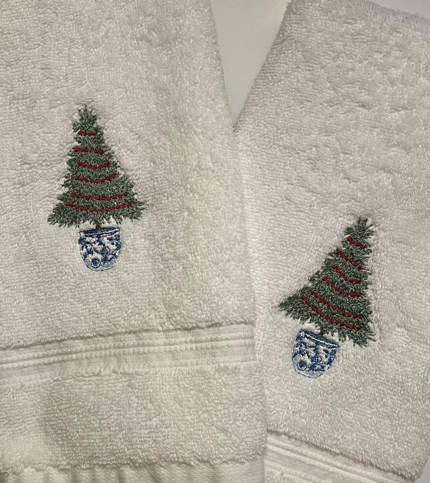 Chinoiserie Christmas Tree Hand Towels