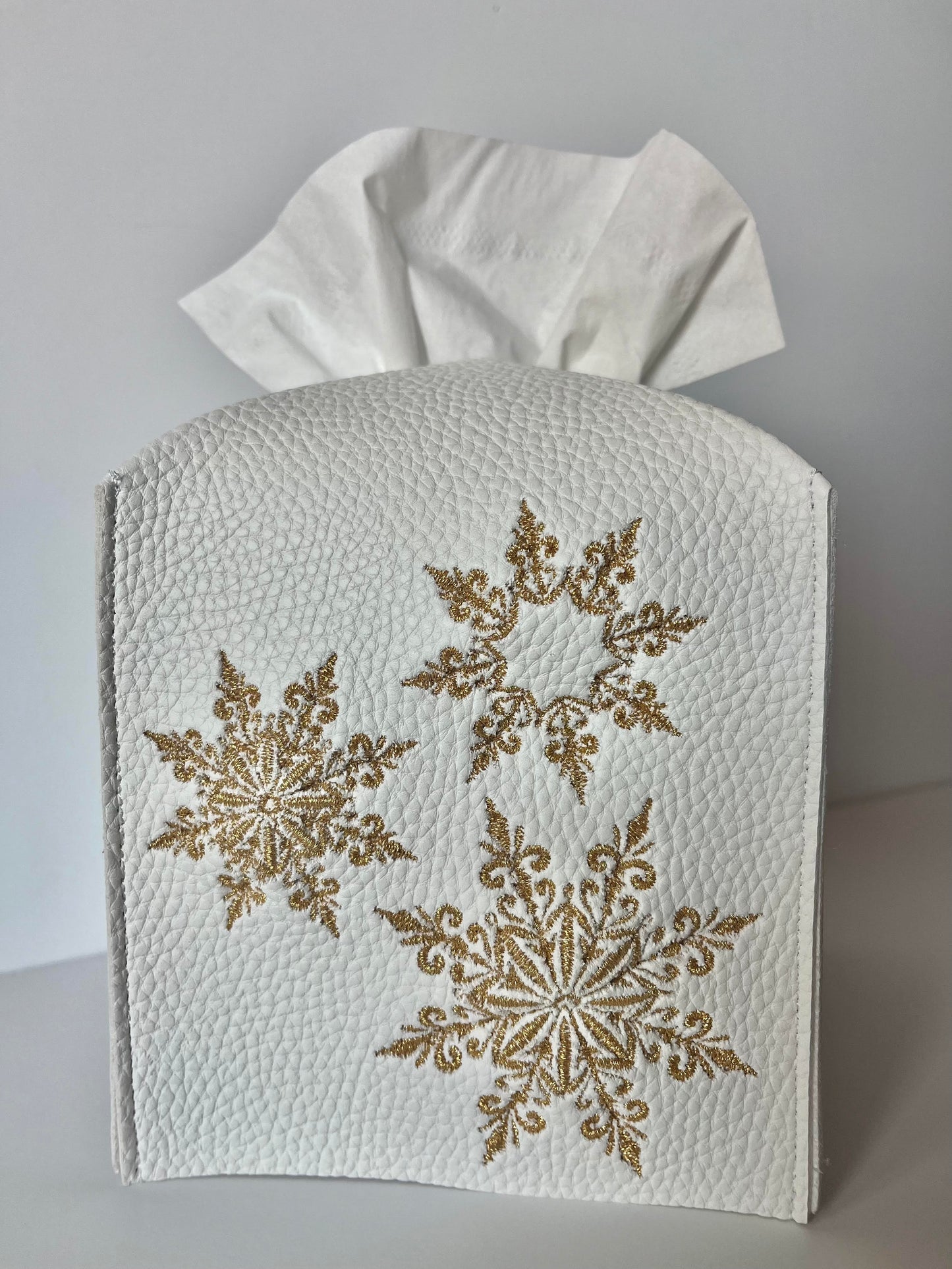 SNOWFLAKES LEATHER TISSUE BOX COVER